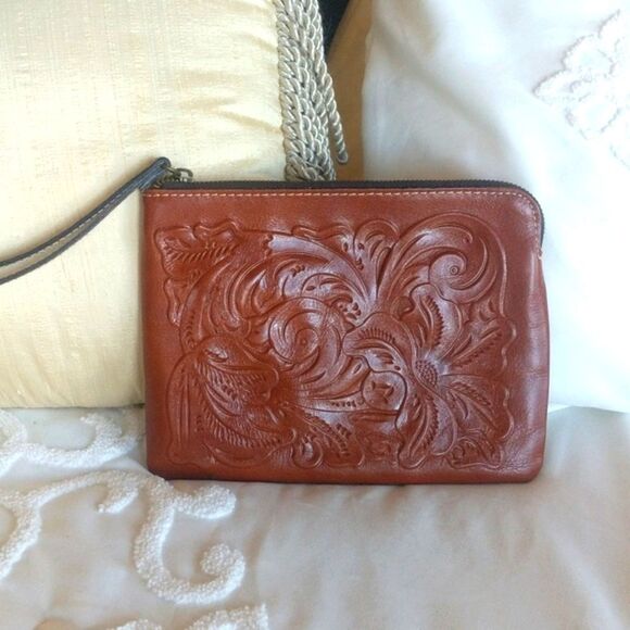 Patricia Nash Cassini Wristlet NWOT - Picture 2 of 11